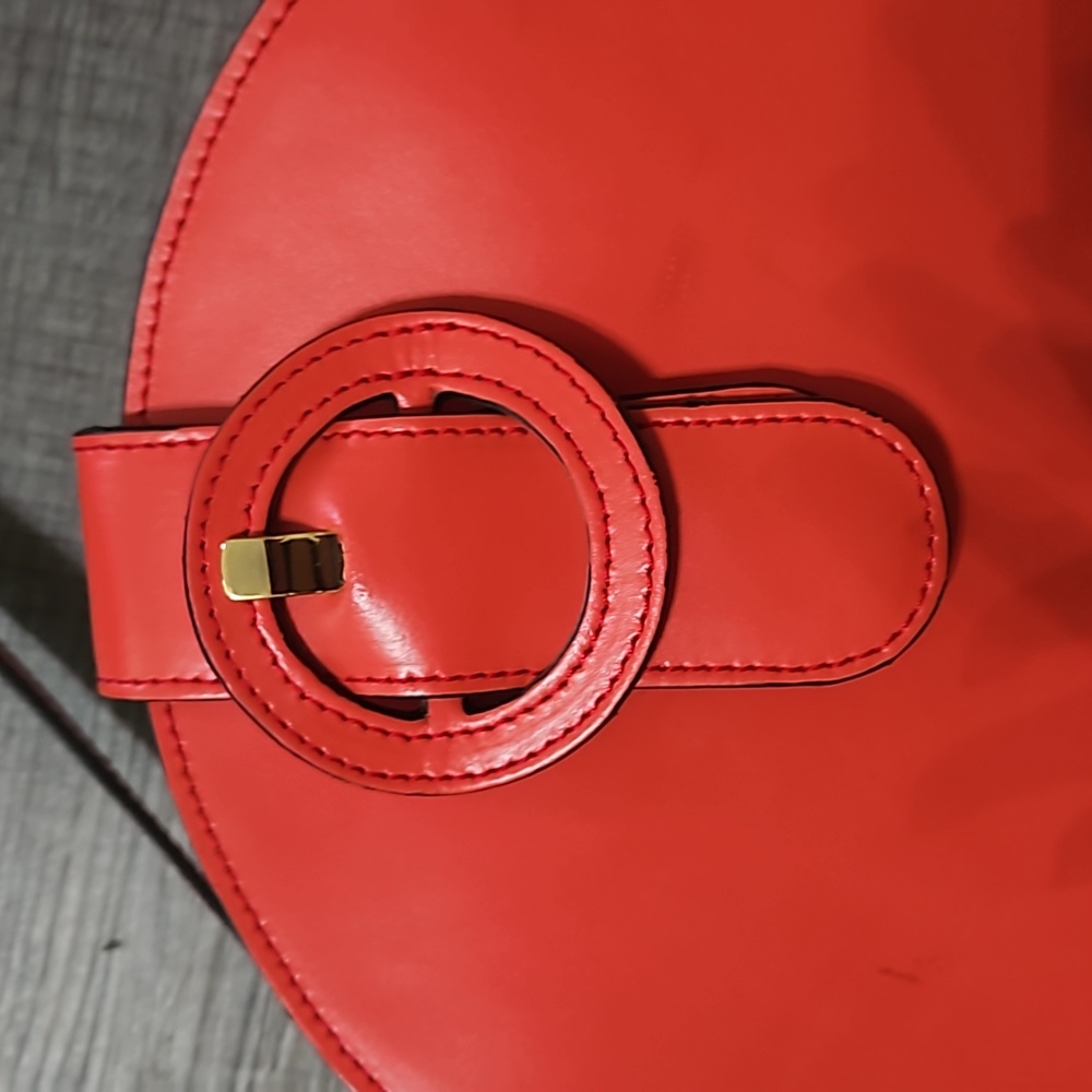 Round Purse - Picture 4 of 13